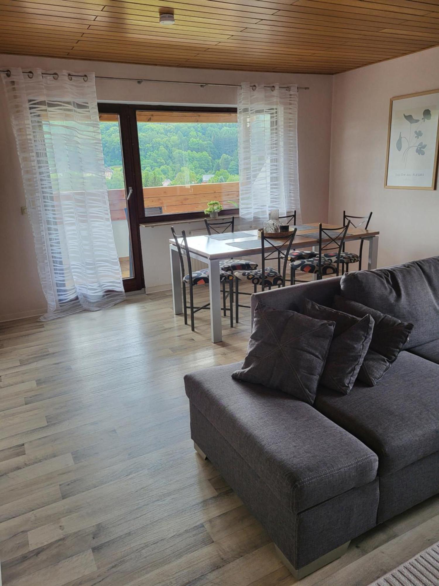 Ferienwohnung Weitblick Uninah 홈부르크 외부 사진